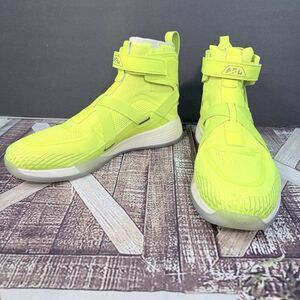 New Athletic Propulsion Lab Super Future Bold futuristic Mens' 13 Womens 14.5